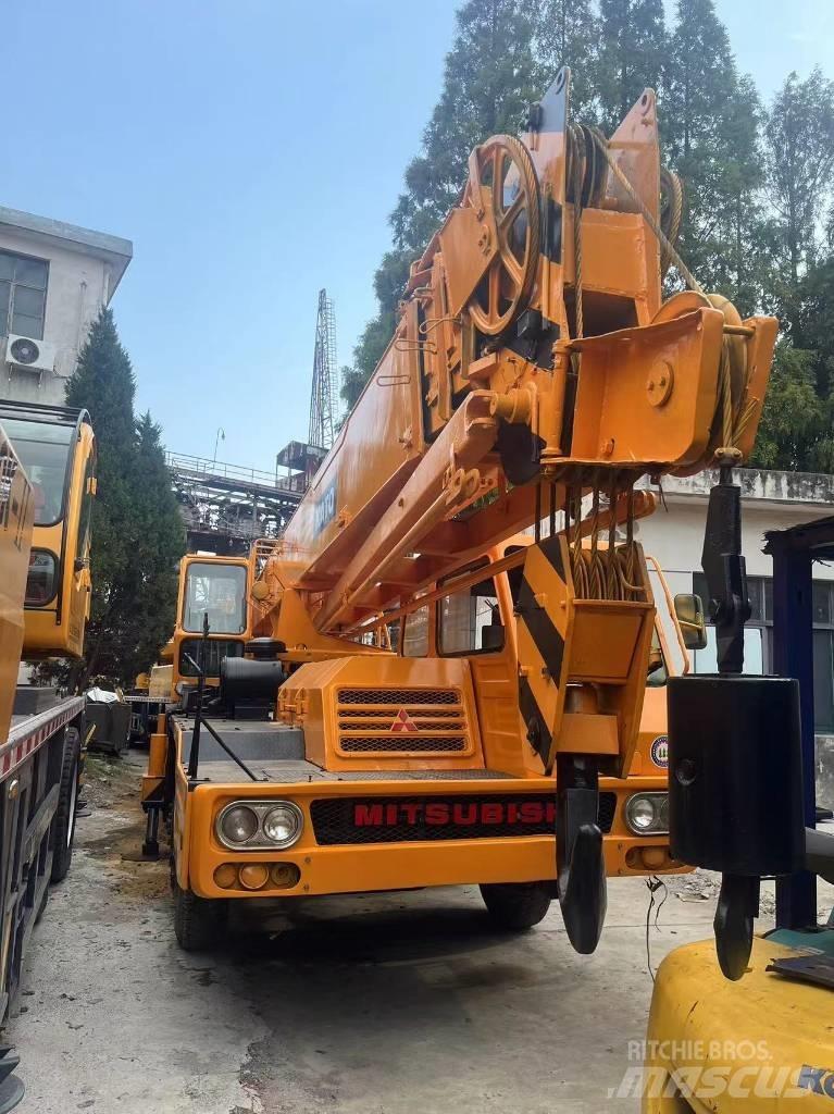 Kato KA 300 E Ruw terrein kranen