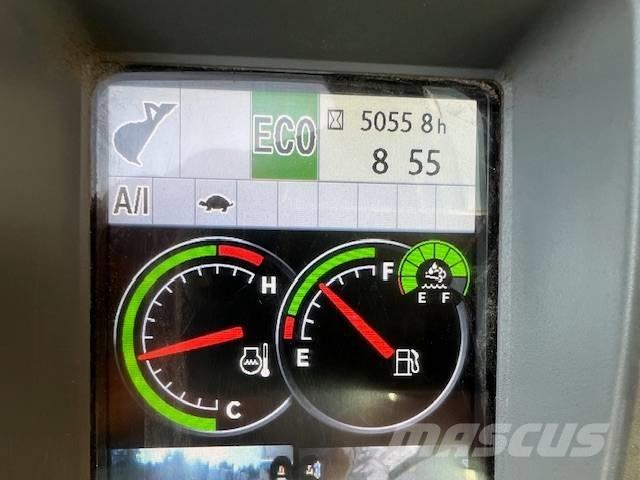 Hitachi ZX 135 US-6 Rupsgraafmachines