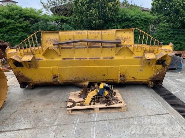 Komatsu D 155 AXI-8 Rupsdozers
