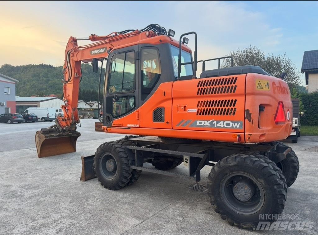Doosan DX 140 W Wielgraafmachines