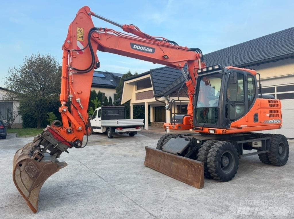 Doosan DX 140 W Wielgraafmachines