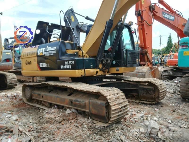 CAT 323 D L Rupsgraafmachines
