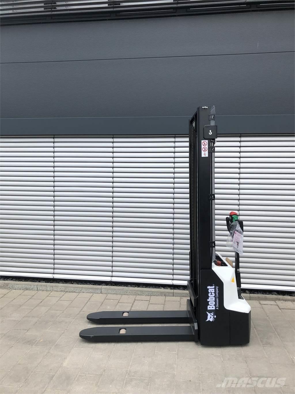 Bobcat LSM12N Meeloop stapelaar