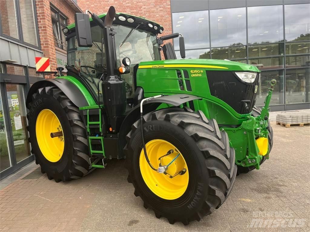 John Deere 6250R Tractoren
