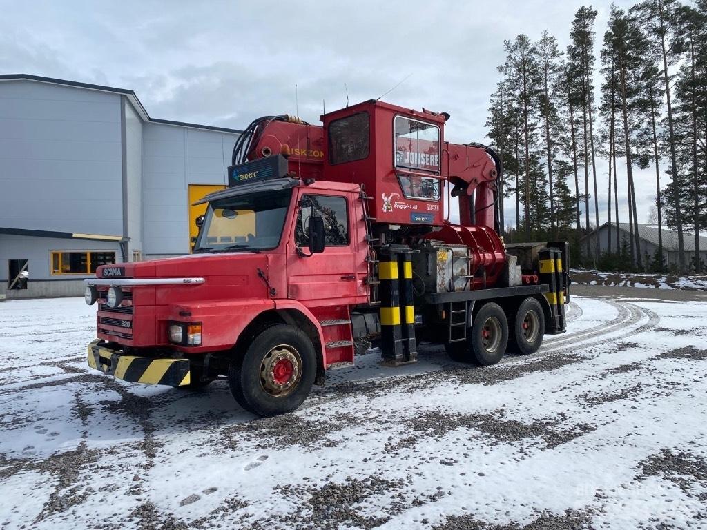 Scania T 113 H 360 Vlakke laadvloer met kraan