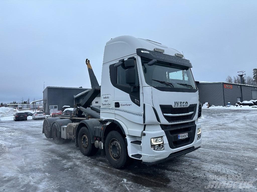 Iveco X-Way 560 8x2 Vrachtwagen met containersysteem