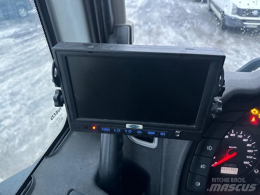 Iveco X-Way 560 8x2 Vrachtwagen met containersysteem