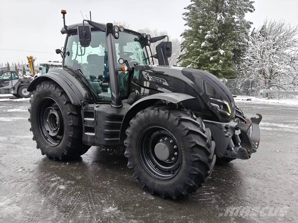 Valtra T 255 Versu Tractoren