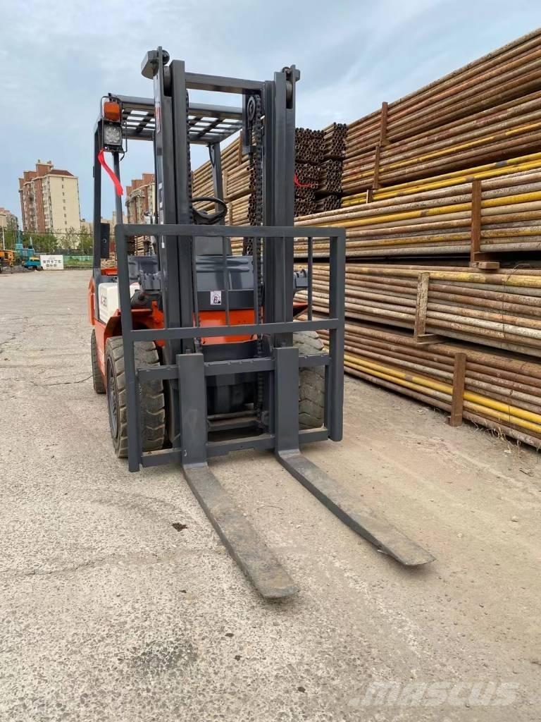 Heli FD 30 Diesel heftrucks