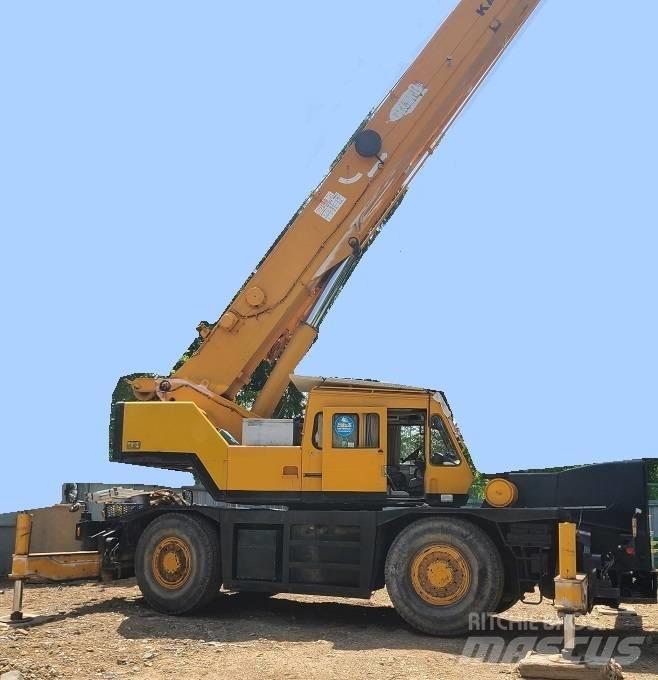 Kato KR35H-V Ruw terrein kranen