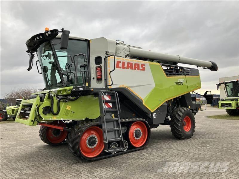 CLAAS TRION 750 TT Maaidorsmachines