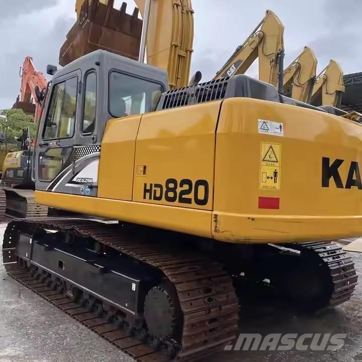 Kato HD 820 Rupsgraafmachines