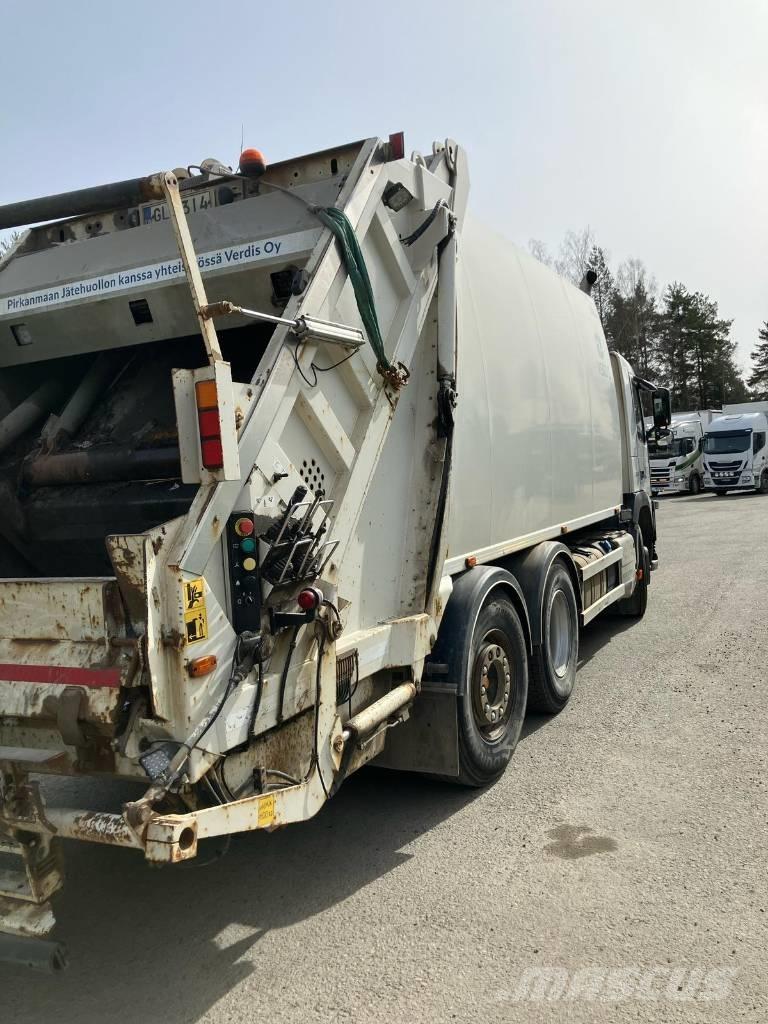 Volvo FM 330 Vuilniswagens