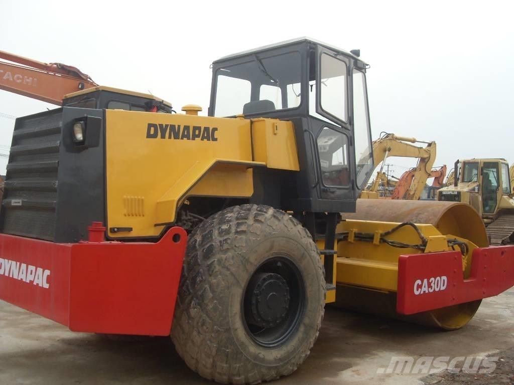 Dynapack CA 30 D Trilrolwalsen