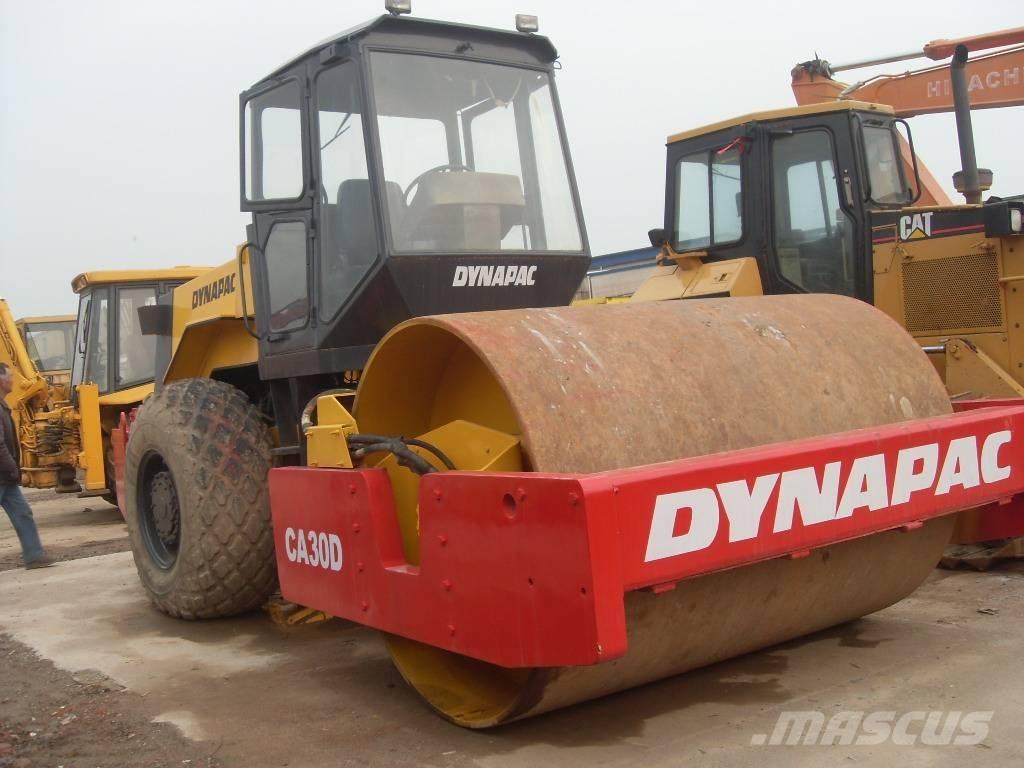 Dynapack CA 30 D Trilrolwalsen