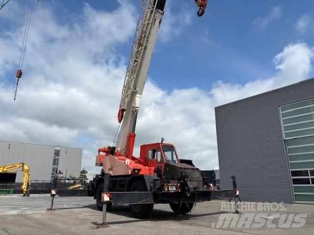 Tadano TR 300 EX Ruw terrein kranen