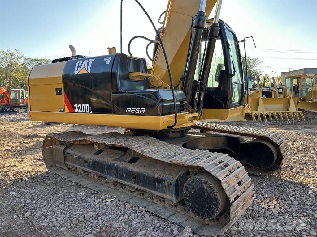 CAT 320 D L Rupsgraafmachines