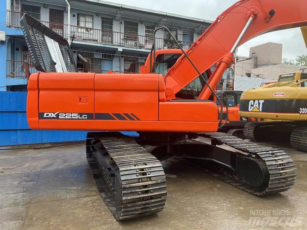 Doosan DX 225 Rupsgraafmachines