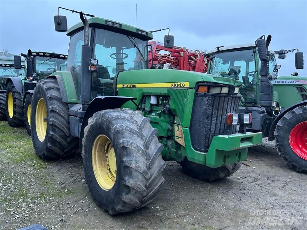 John Deere 8100 Tractoren