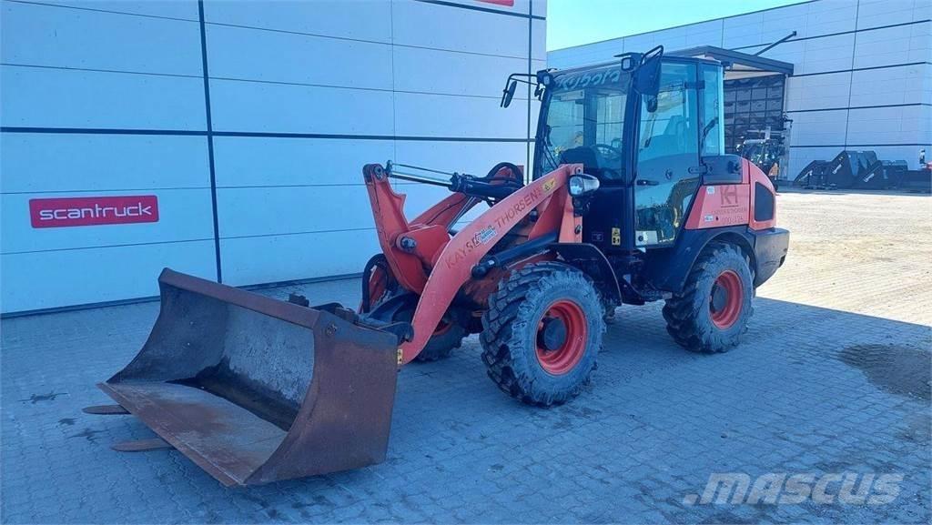 Kubota R085 Schrank- en knikladers
