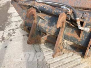 CAT Bucket-Side Dump Bakken