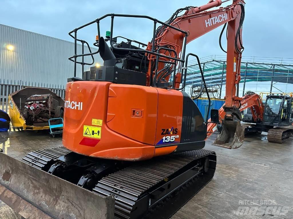 Hitachi ZX 135 US-6 Rupsgraafmachines