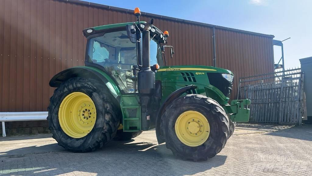 John Deere 6120 R Tractoren