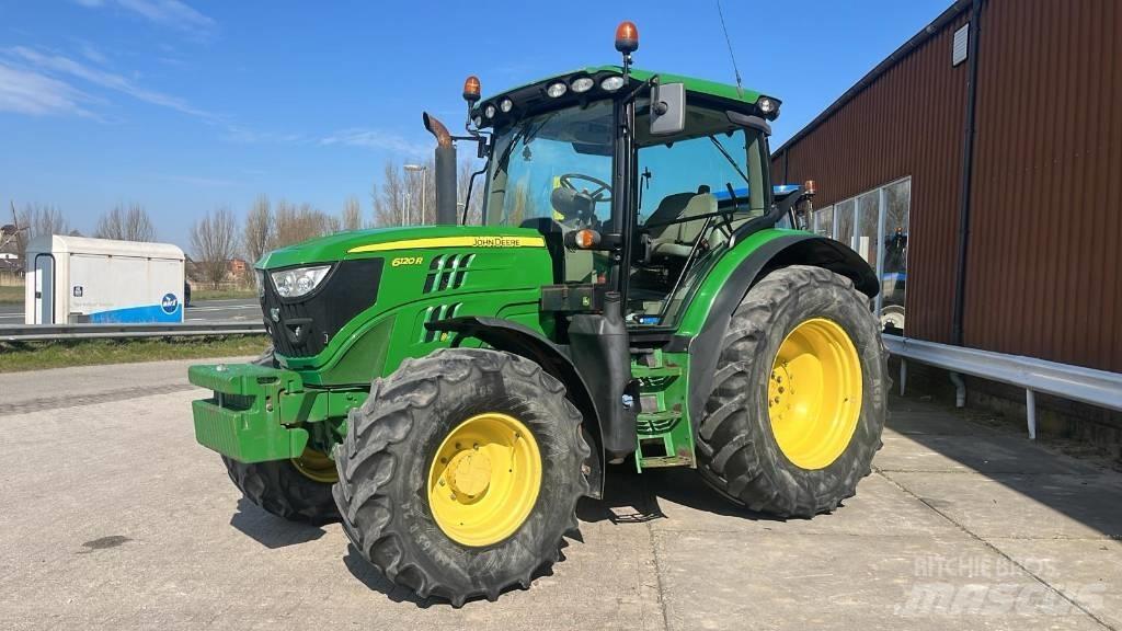 John Deere 6120 R Tractoren