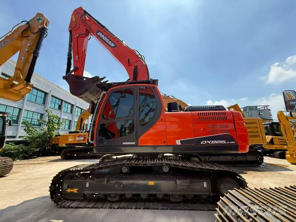 Doosan DX 225 Rupsgraafmachines