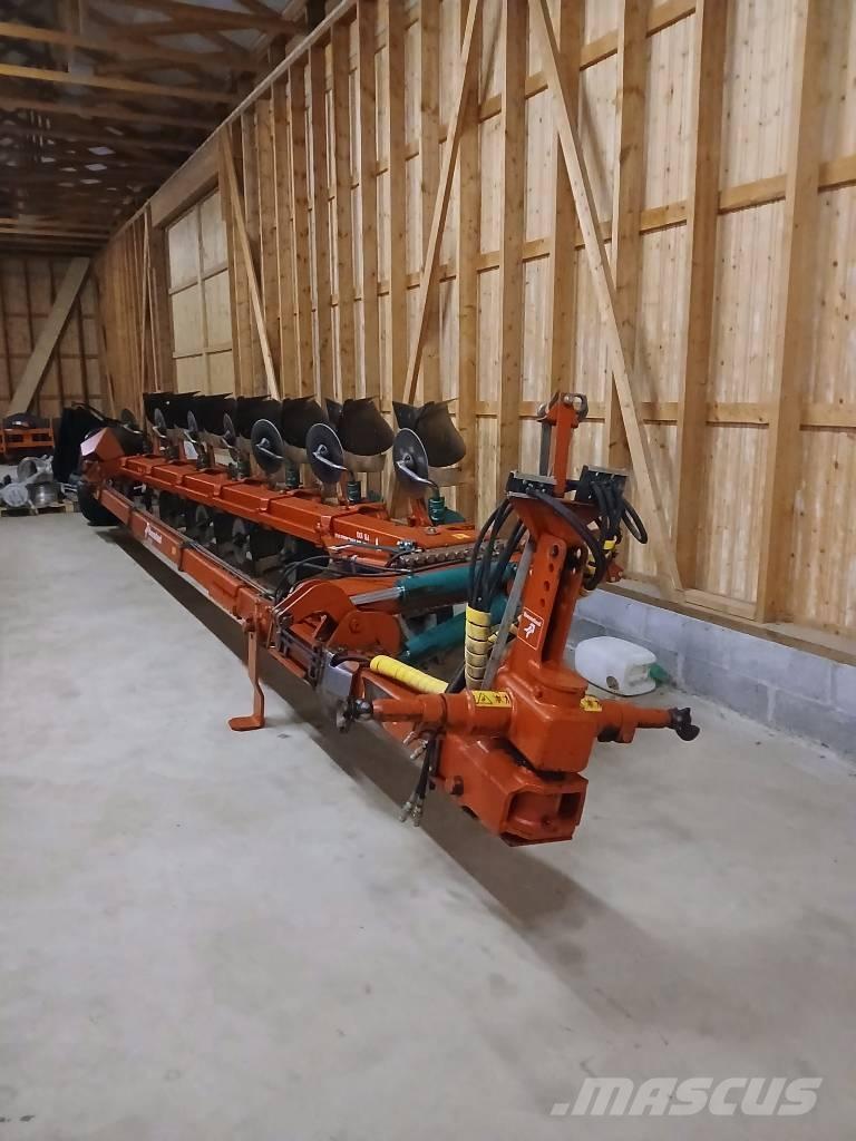 Kverneland PB100-8 Wentelploegen