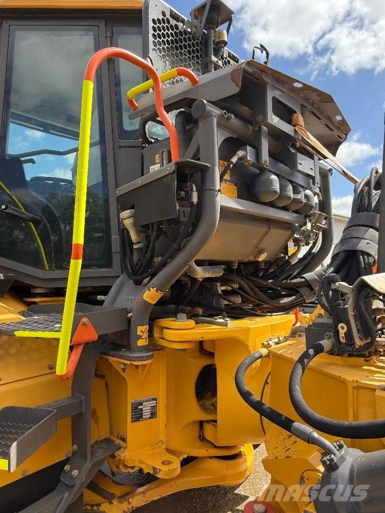 Volvo A30G Knik dumptrucks