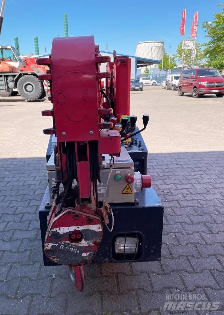 Unic URW-095 Minikranen
