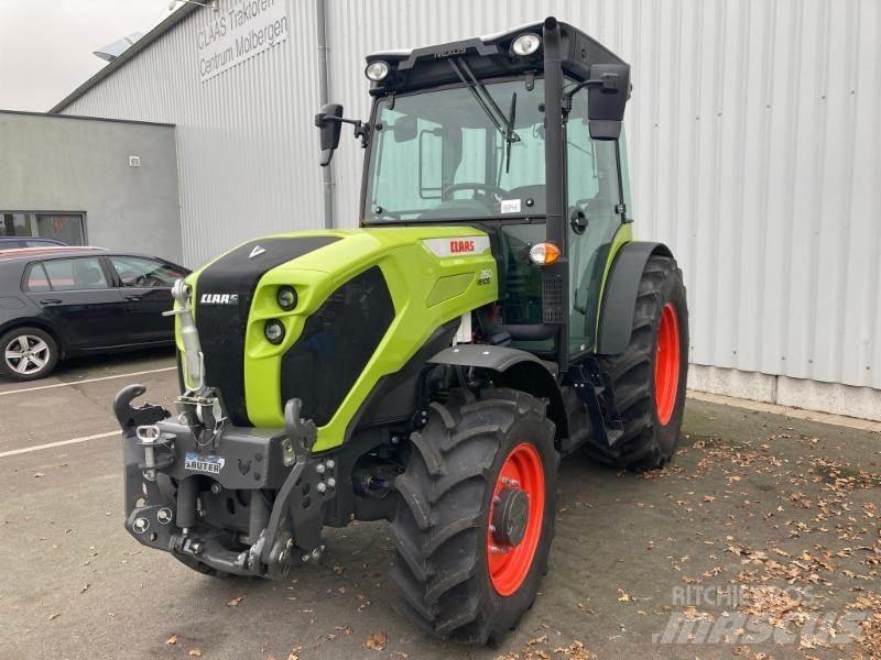 CLAAS NEXOS 260 L Tractoren