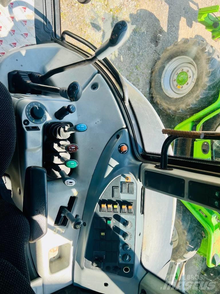 Valtra T 121 Tractoren