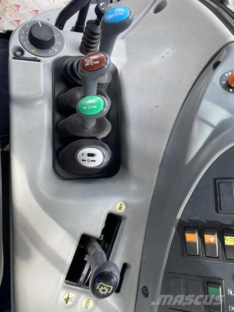 Valtra T 121 HT Tractoren