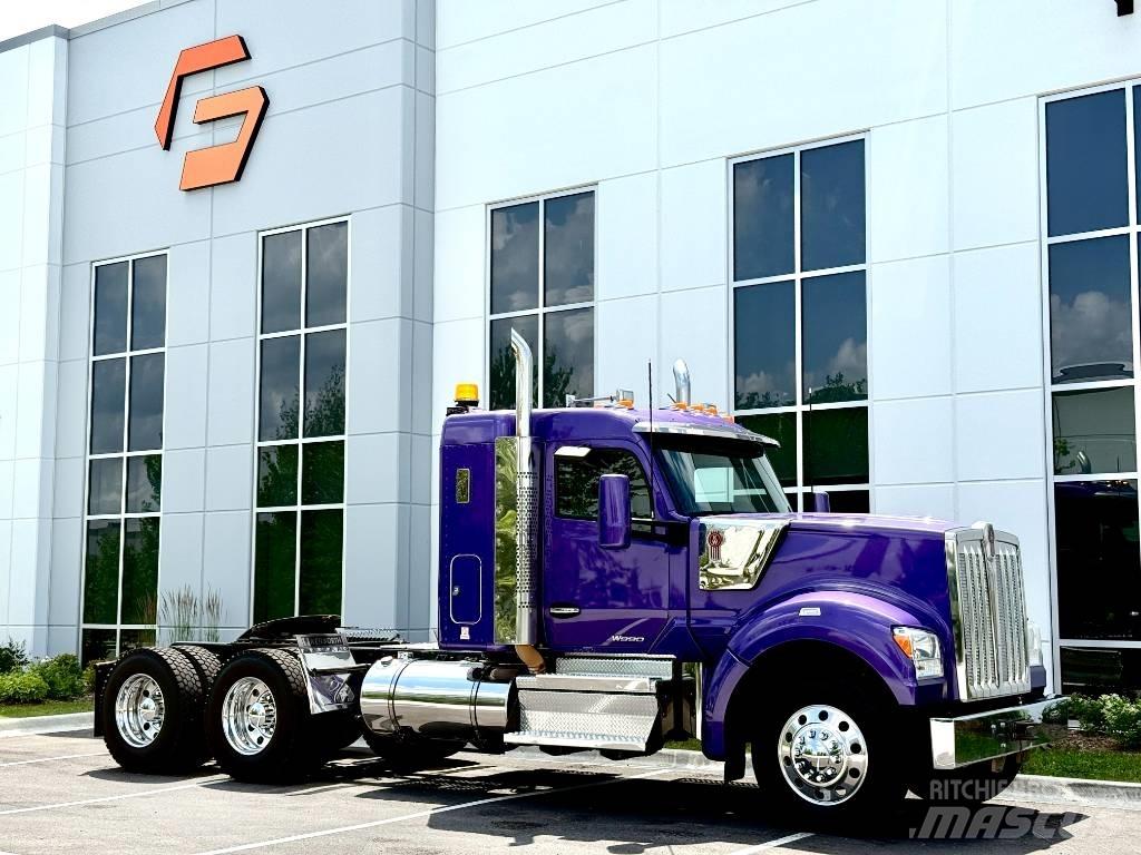 Kenworth W 990 Trekkers