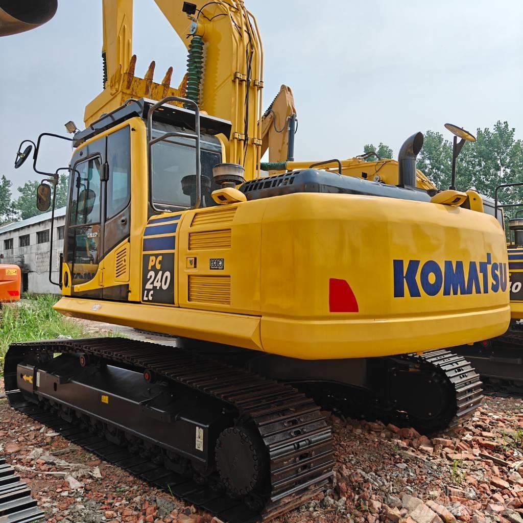 Komatsu 240-8 Rupsgraafmachines