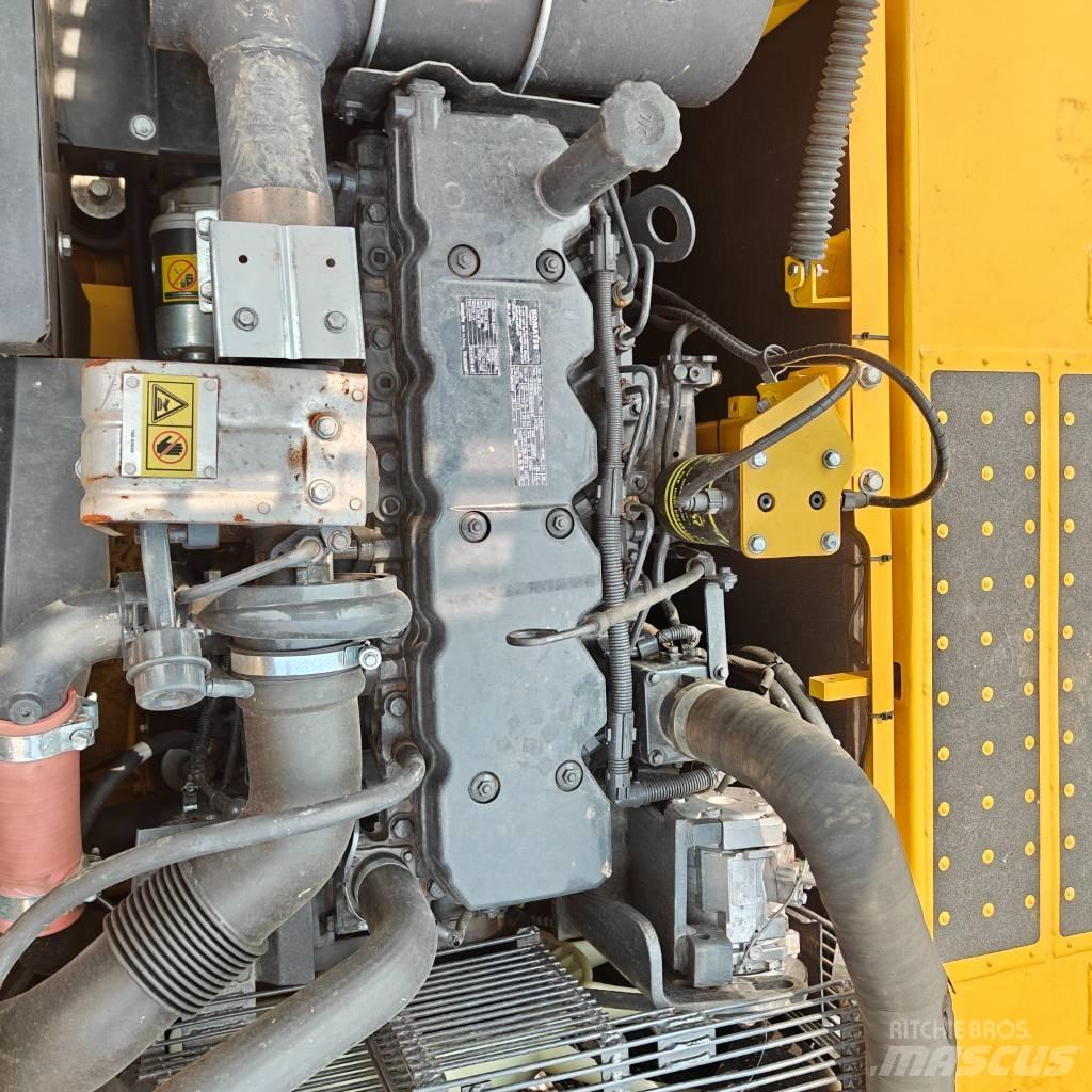 Komatsu 240-8 Rupsgraafmachines