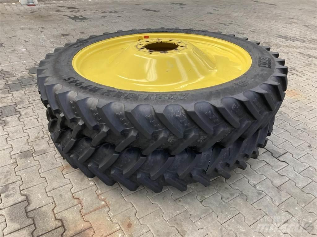 BKT 320/90R54 Banden, wielen en velgen