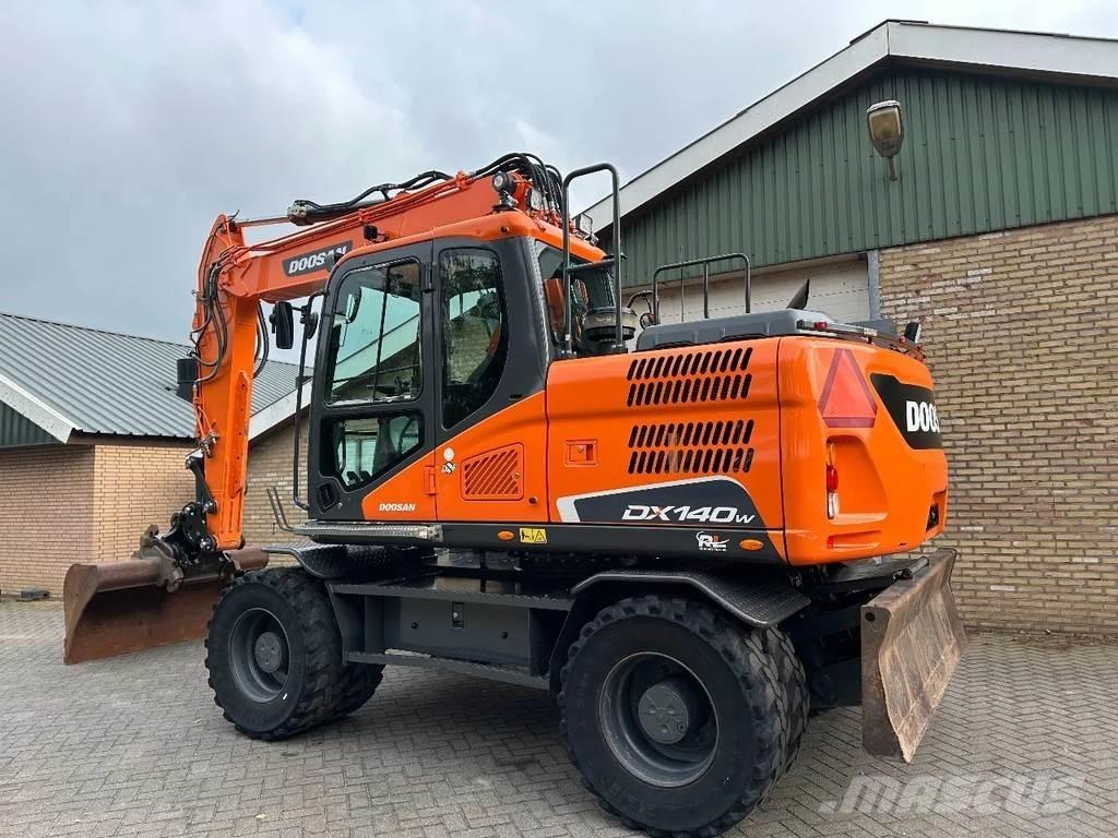 Doosan DX140W-5 Wielgraafmachines