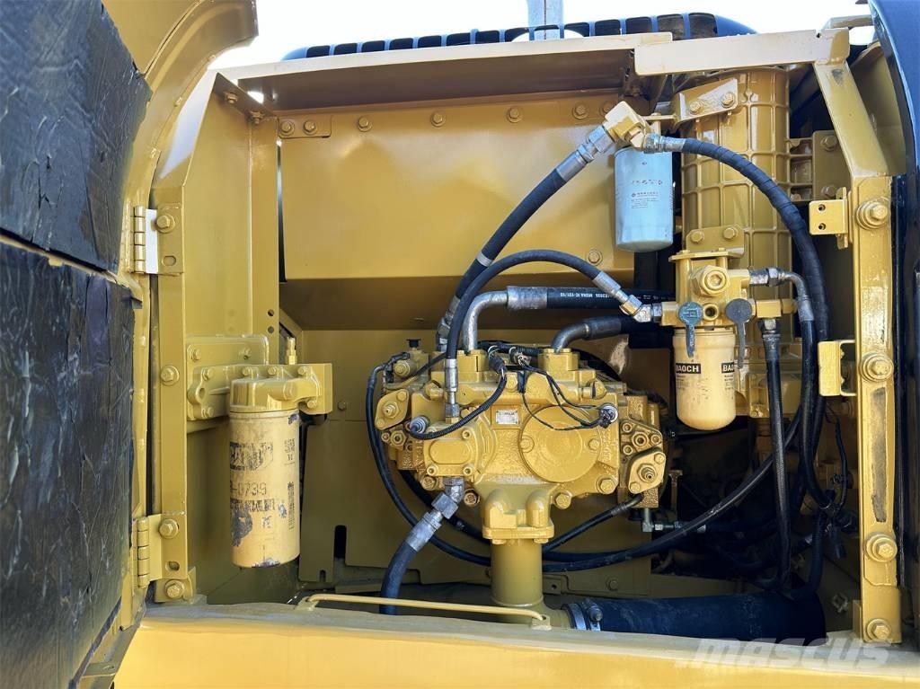 CAT 320D Rupsgraafmachines