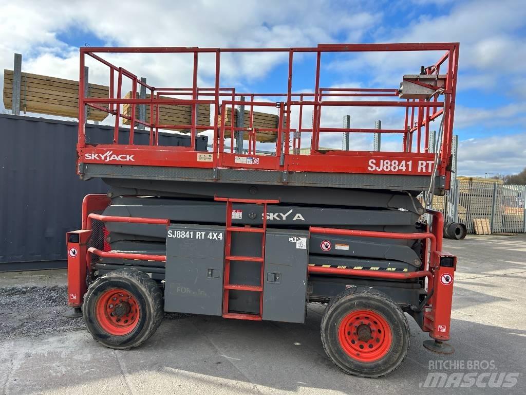 SkyJack SJ 8841 RT Schaarhoogwerkers