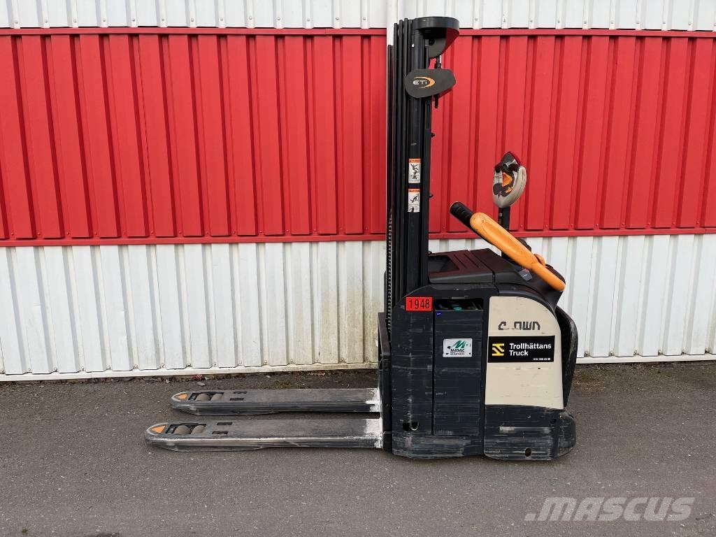 Crown ETi 4000-1.2 Meeloop stapelaar