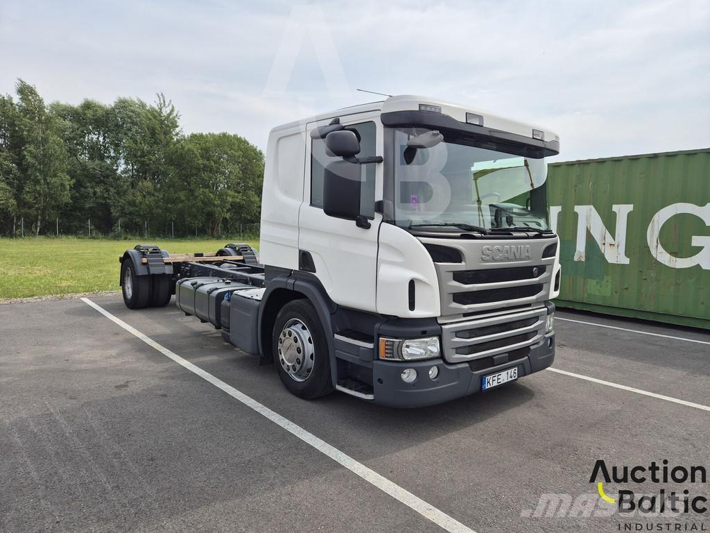 Scania P 450 Chassis met cabine