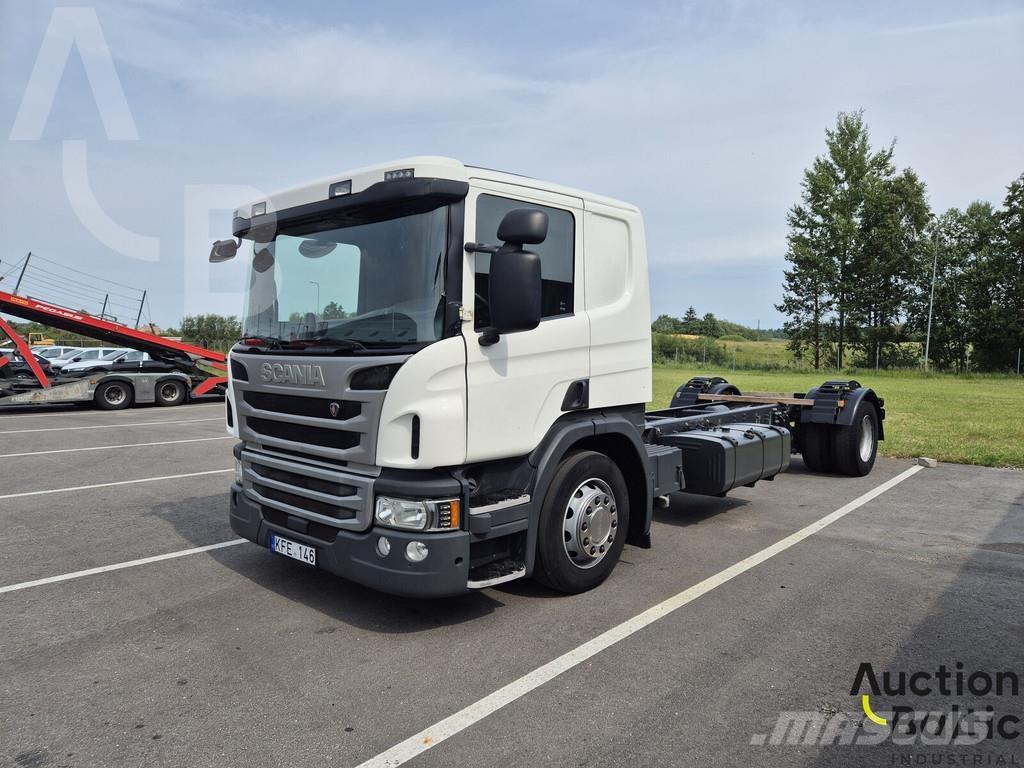 Scania P 450 Chassis met cabine