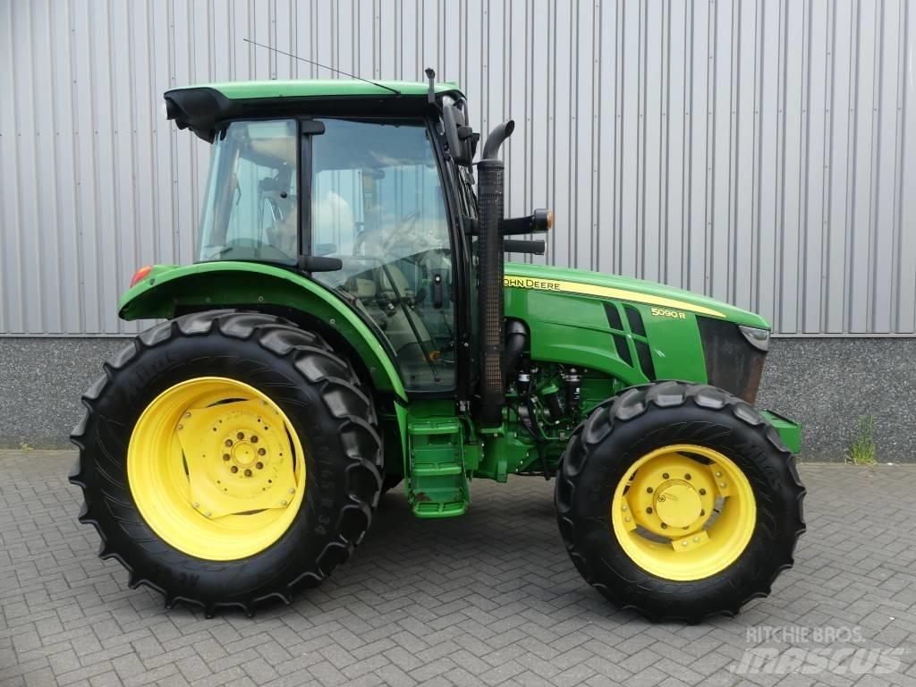 John Deere 5090 R Tractoren