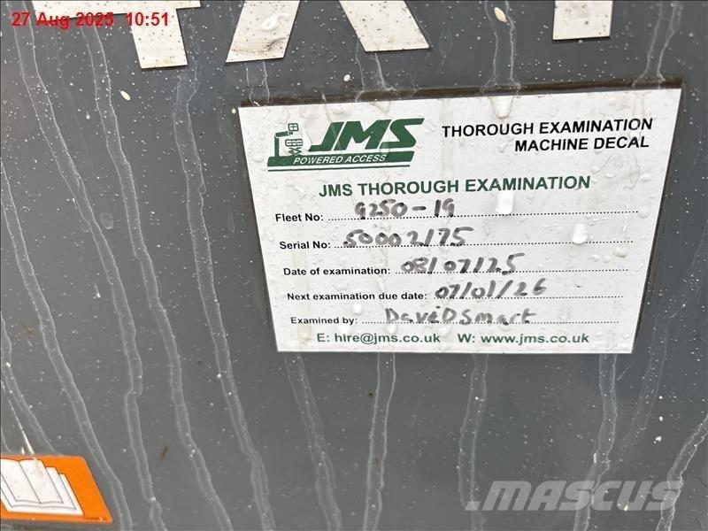 SkyJack SJ 9250 RT Schaarhoogwerkers