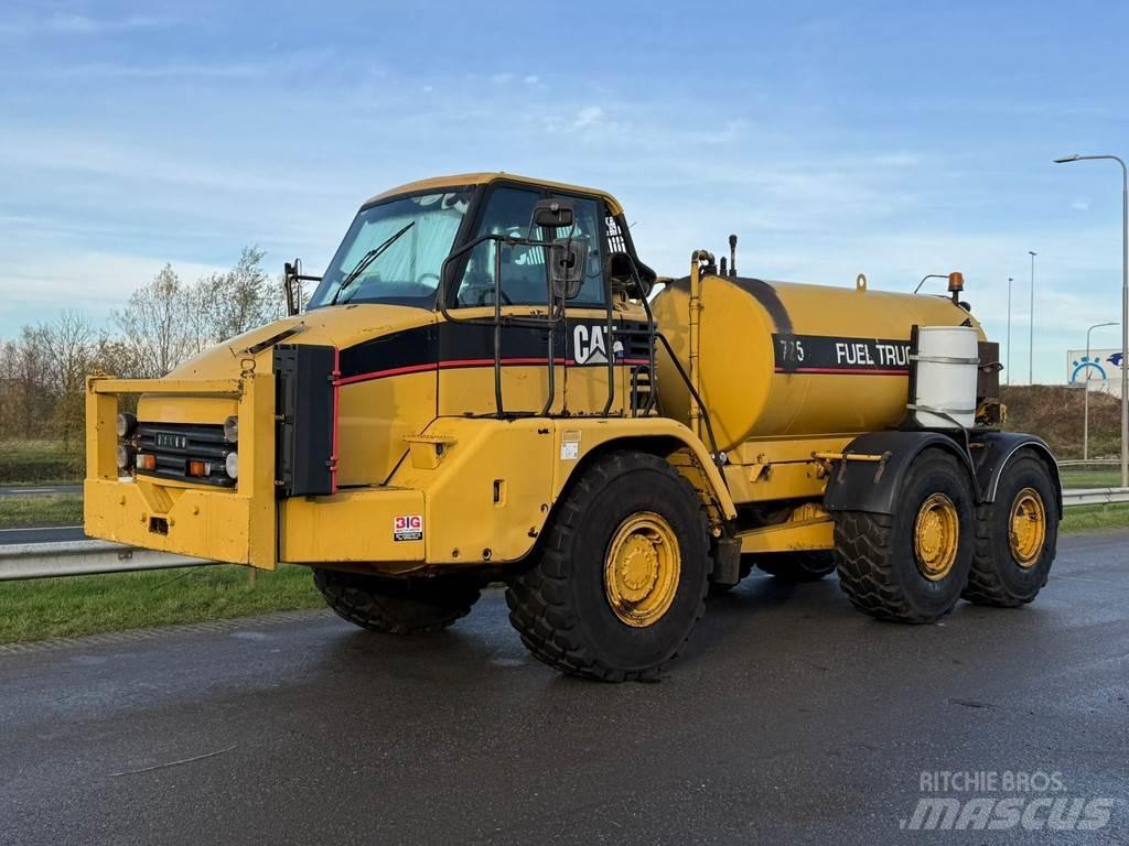 CAT 725 Fuel truck Tankwagen