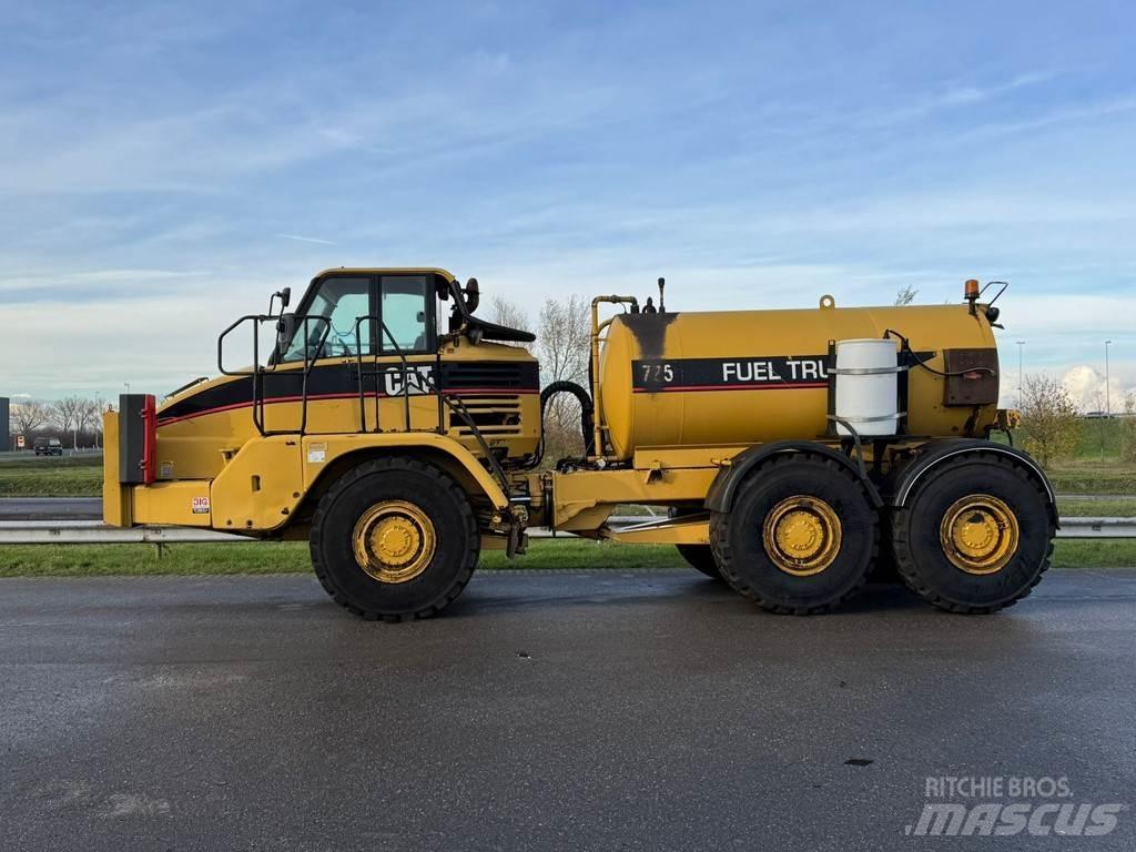 CAT 725 Fuel truck Tankwagen