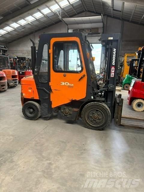 Doosan FD30 Diesel heftrucks